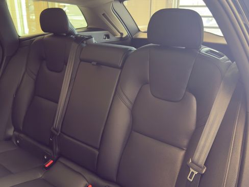 Used 2024 Volvo V90 B6 Cross Country Plus image 21