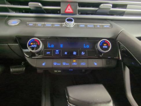 Used 2025 Hyundai Elantra SEL FWD image 24