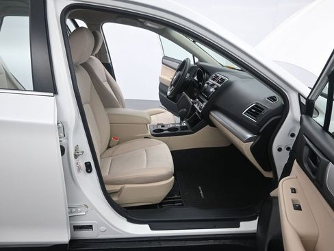 Used 2019 Subaru Outback 2.5i image 12