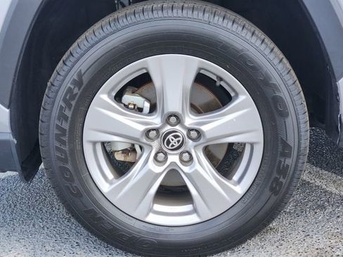 Certified 2025 Toyota RAV4 XLE FWD image 9