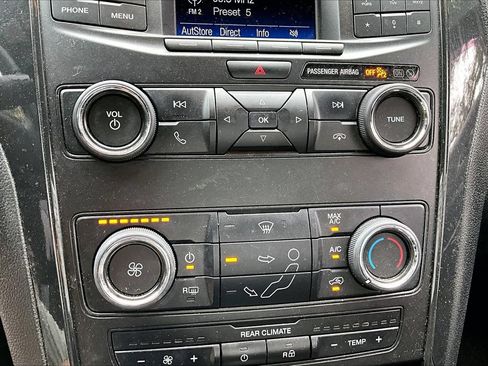 Used 2019 Ford Explorer XLT w/ Class III Trailer Tow Package FWD image 25