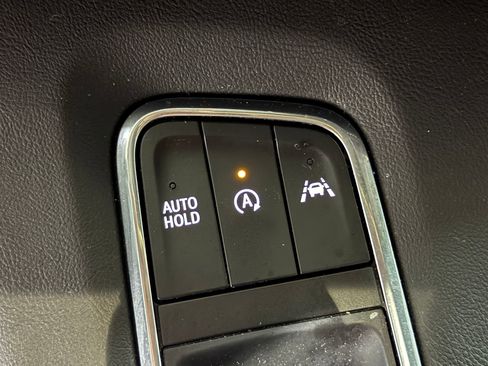 Certified 2023 Cadillac Escalade Premium Luxury image 32