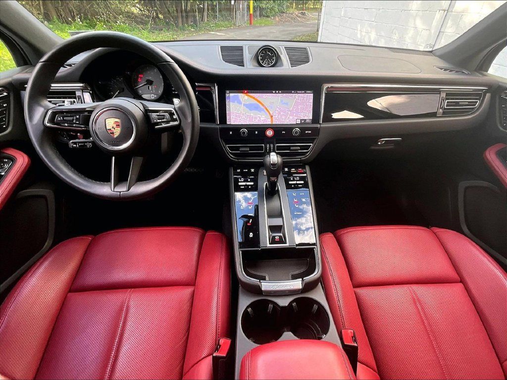 Certified 2026 Porsche Macan S AWD/4WD image 18