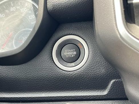 Used 2022 RAM 1500 Big Horn AWD/4WD image 36