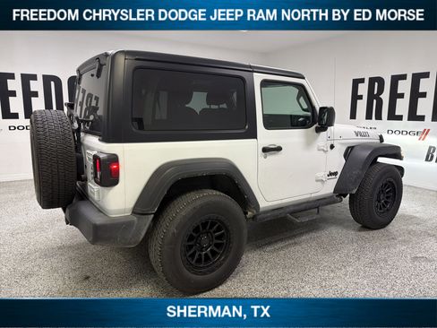Used 2022 Jeep Wrangler Sport AWD/4WD image 4