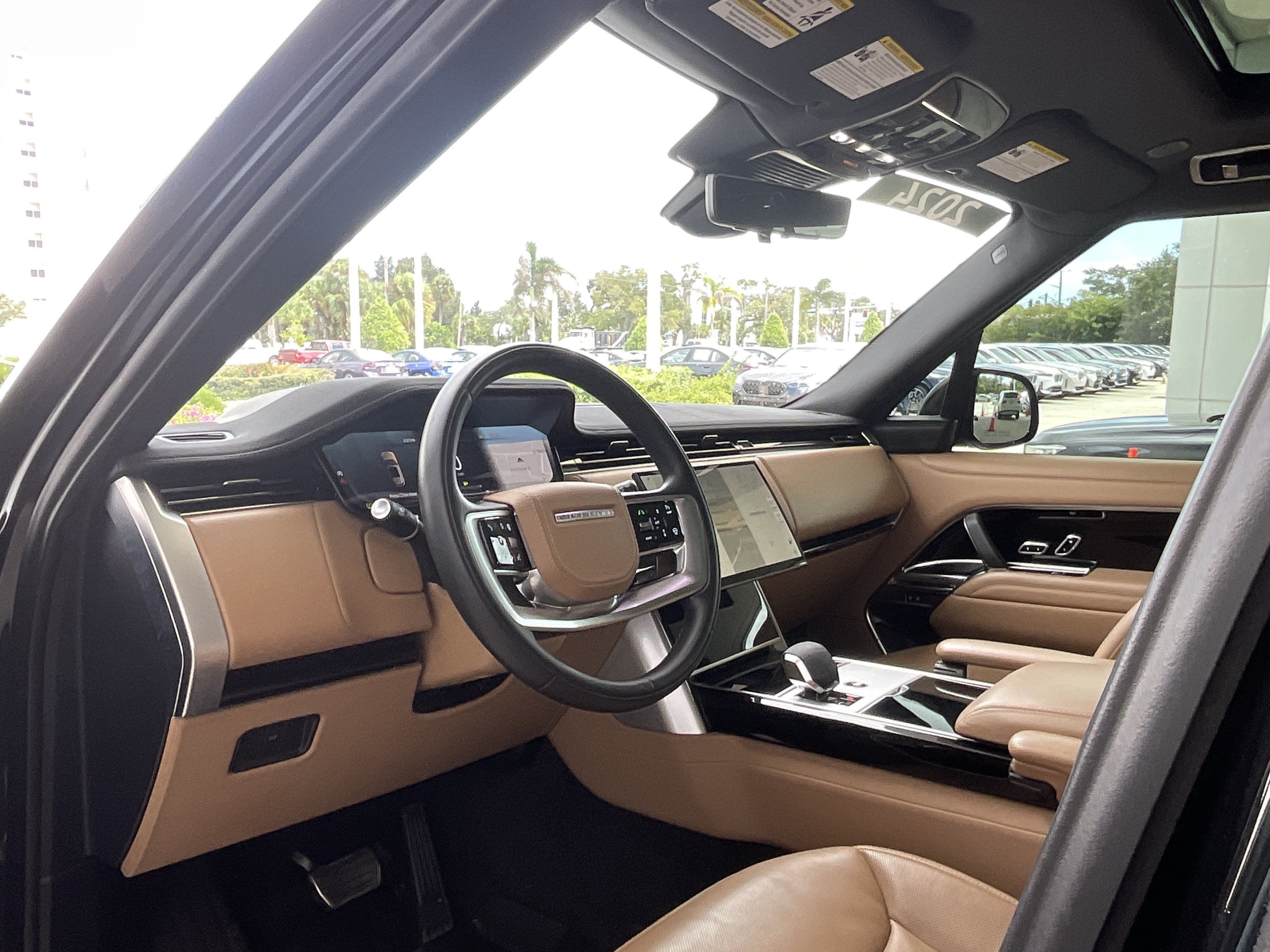 Used 2024 Land Rover Range Rover SE AWD/4WD image 9
