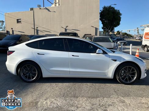 Used 2023 Tesla Model 3 Standard Range image 3