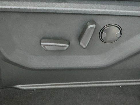 New 2026 Ford F250 Lariat w/ Black Appearance Package image 22