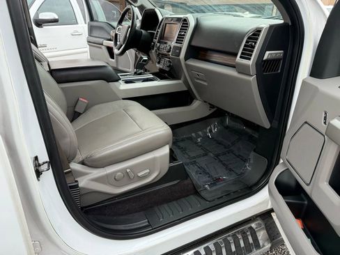 Used 2015 Ford F150 Lariat image 26