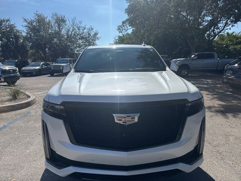 Used 2022 Cadillac Escalade Sport image 2