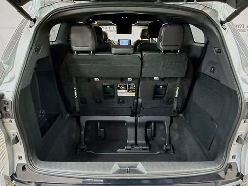 Used 2023 Toyota Sienna XSE AWD/4WD image 27