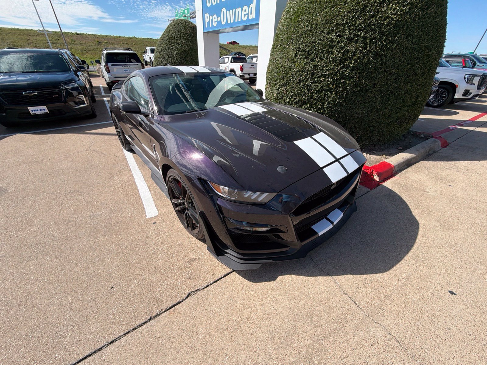 Used 2022 Ford Mustang Shelby GT500 w/ Technology Package RWD image 5