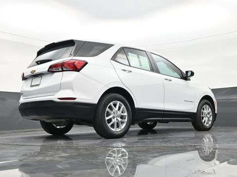 Used 2022 Chevrolet Equinox LS FWD image 25
