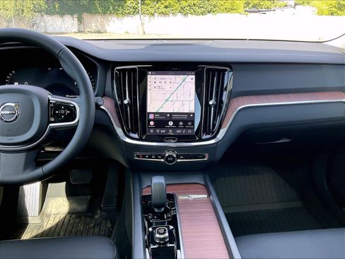 New 2026 Volvo V60 B5 Cross Country Plus w/ Protection Package Premier AWD/4WD image 9