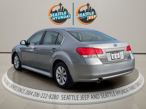 Used 2011 Subaru Legacy 2.5i Premium AWD/4WD image 3