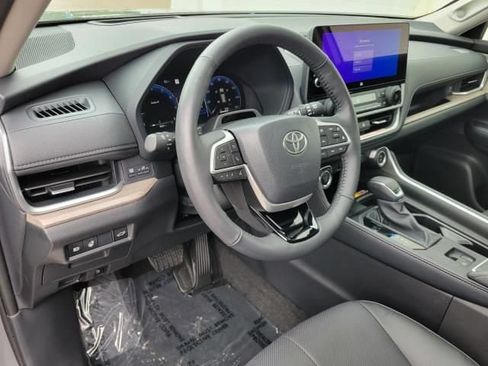Used 2026 Toyota Grand Highlander AWD image 11