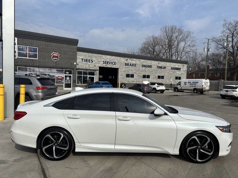 Used 2018 Honda Accord Sport image 4