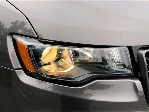 Certified 2021 Jeep Grand Cherokee Limited w/ Quick Order Package 28K 80th AWD/4WD image 21