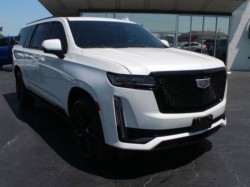 Used 2022 Cadillac Escalade ESV Sport Platinum w/ LPO, ONYX Package image 25