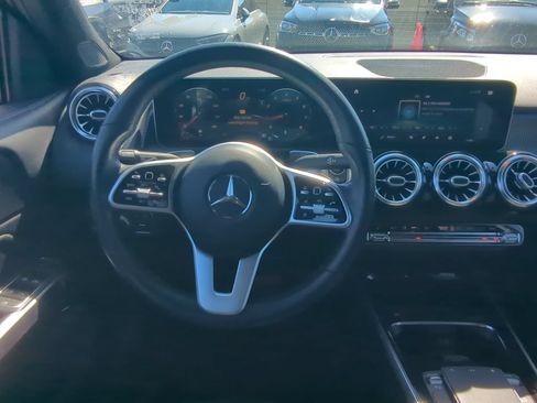 Used 2021 Mercedes-Benz GLB 250 w/ Premium Package image 3
