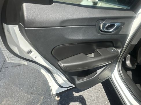 Used 2023 Volvo XC60 B5 Core w/ Climate Package AWD/4WD image 17
