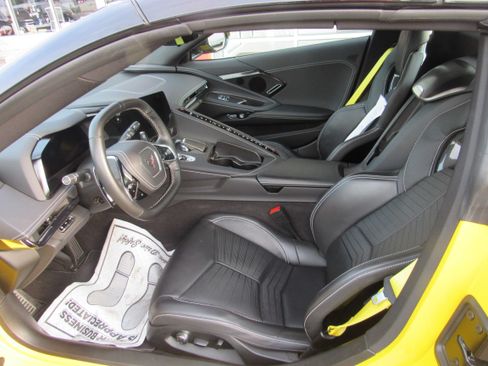 Used 2025 Chevrolet Corvette Stingray Preferred Conv w/ Stealth Interior Trim Package RWD image 16