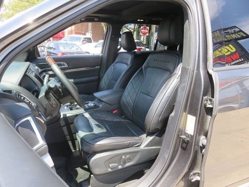 Used 2018 Ford Explorer Platinum AWD/4WD image 10