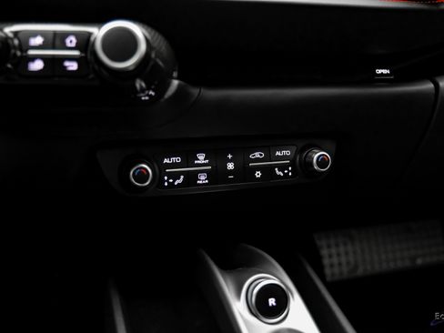 Used 2018 Ferrari 812 Superfast image 70