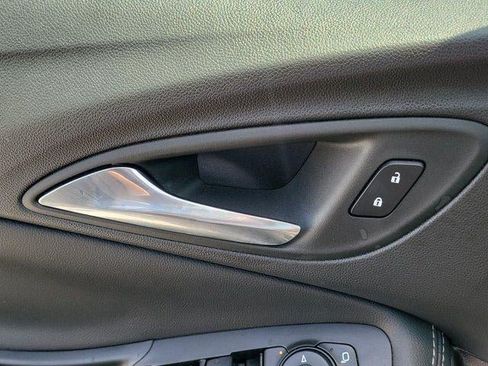 Used 2023 Buick Encore GX Select w/ Sport Touring Package FWD image 17