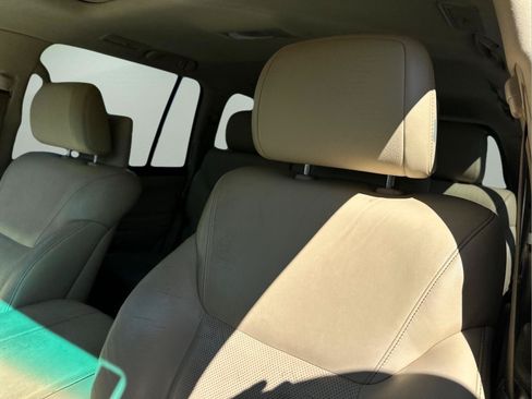 Used 2013 Lexus LX 570 4WD w/ Luxury Pkg image 24