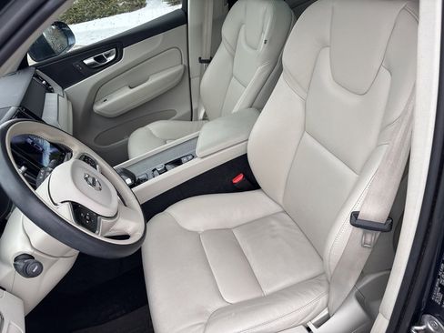 Certified 2023 Volvo XC60 B5 Plus w/ Climate Package image 17