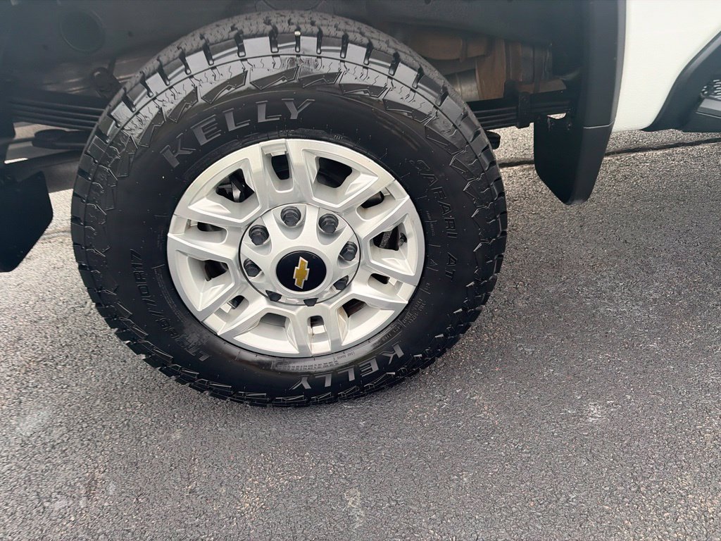 Used 2025 Chevrolet Silverado 2500 LT w/ Convenience Package AWD/4WD image 13