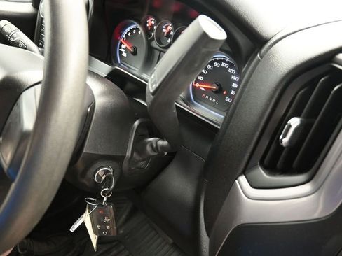 Used 2022 Chevrolet Silverado 1500 Custom Trail Boss AWD/4WD image 15