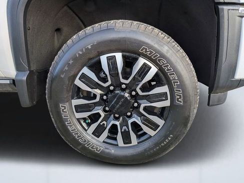 Used 2024 GMC Sierra 3500 Denali Ultimate AWD/4WD image 10