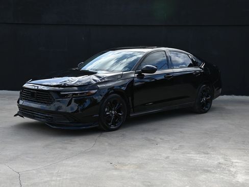 Used 2025 Honda Accord SE image 2