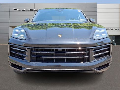 Used 2024 Porsche Cayenne S image 8