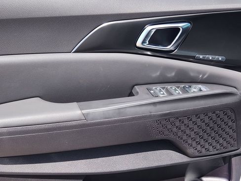 New 2027 Kia Carnival SX w/ Dark Edition Package FWD image 8