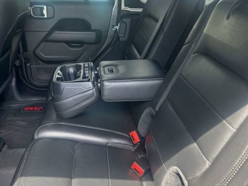Used 2020 Jeep Wrangler Unlimited Sahara AWD/4WD image 9