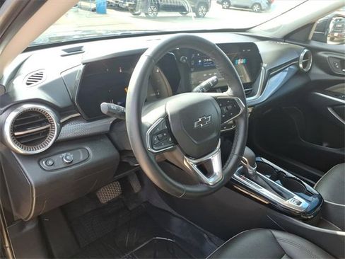 Used 2025 Chevrolet Trax ACTIV w/ Driver Confidence Package image 19