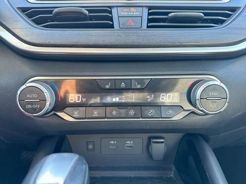 Used 2023 Nissan Altima 2.5 SL image 34