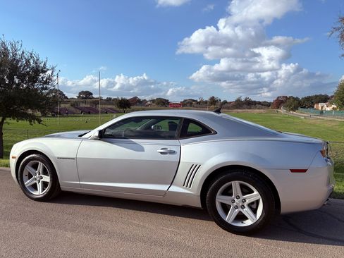 Used 2011 Chevrolet Camaro LT image 3