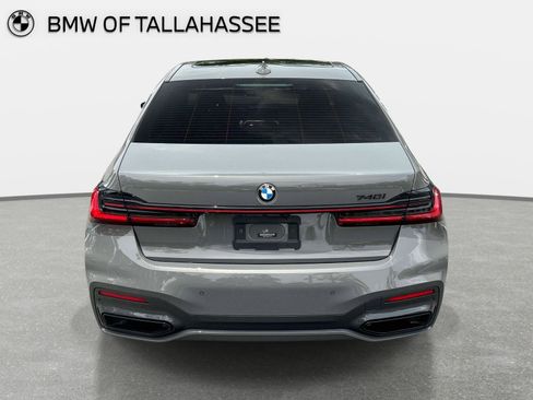 Used 2021 BMW 740i w/ M Sport Package RWD image 7