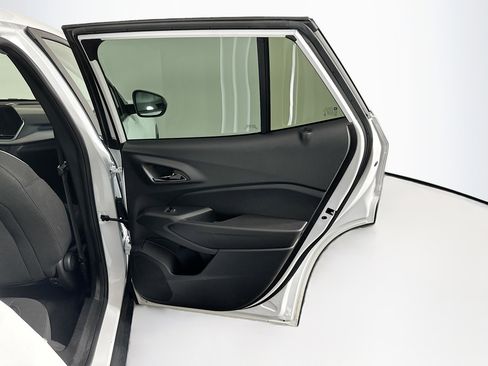 Used 2025 Chevrolet Trax LS image 28