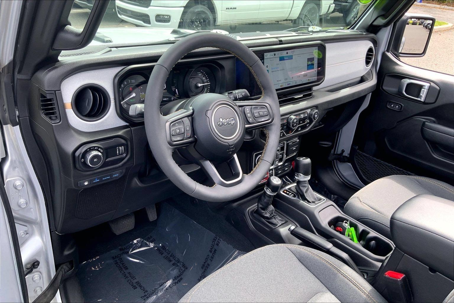 Certified 2024 Jeep Wrangler Unlimited AWD/4WD image 17