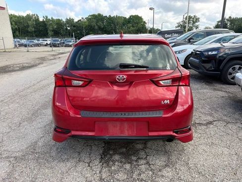 Used 2018 Toyota Corolla iM w/ All-Weather Mat Package FWD image 4