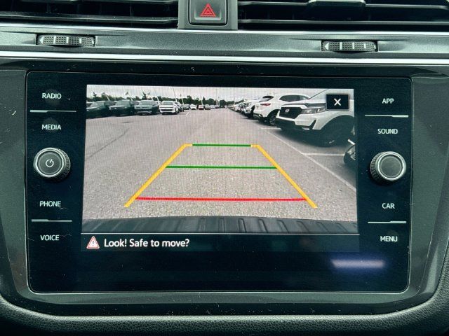 Used 2022 Volkswagen Tiguan SE R-Line AWD/4WD image 14