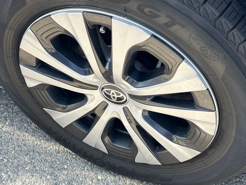 Used 2022 Toyota Corolla LE FWD image 22