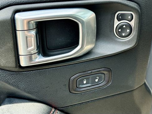 Used 2019 Jeep Wrangler Unlimited Rubicon image 14