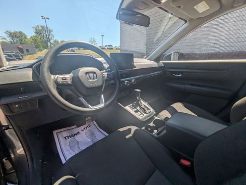 Used 2025 Honda CR-V LX image 15