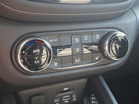 Used 2022 Chevrolet TrailBlazer ACTIV w/ Technology Package AWD/4WD image 15
